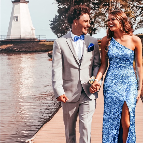 Prom Dress - Picture 4 of 9